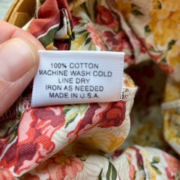 Longaberger hand woven basket with liner. Made in 1998 - Picture 5 of 6